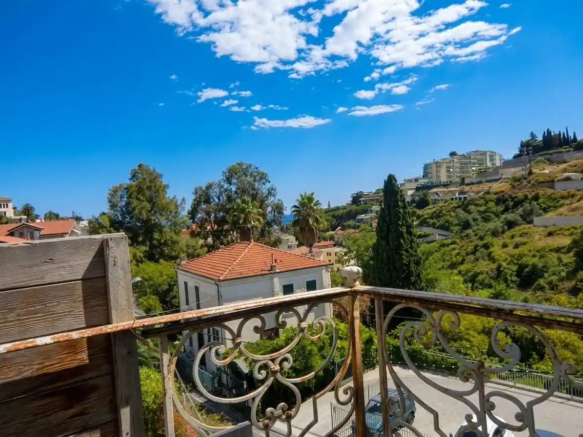 Casa indipendente in vendita a Sanremo