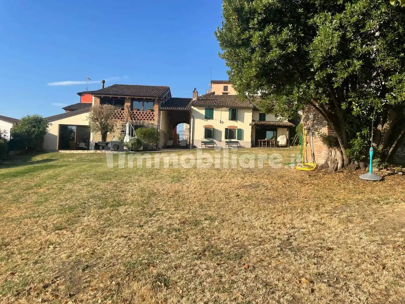 Villa in vendita a Ziano Piacentino