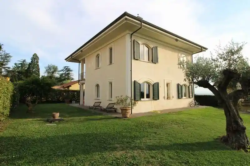 Villa in vendita a Bra