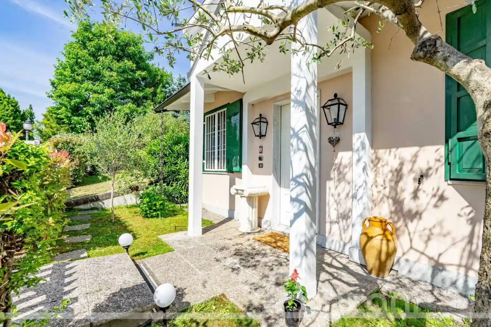 Villa - foto 2
