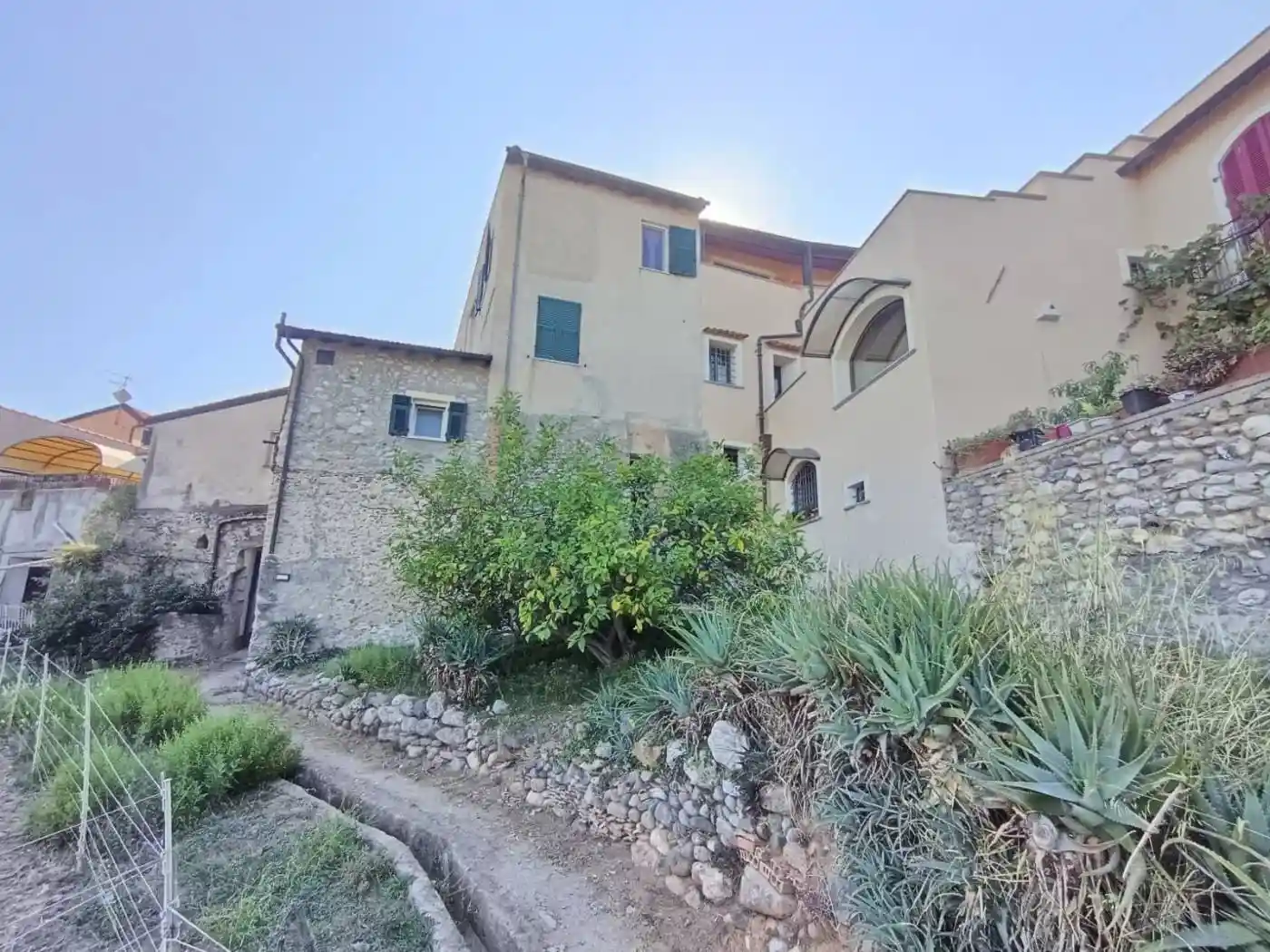 Casa indipendente in vendita a Albenga