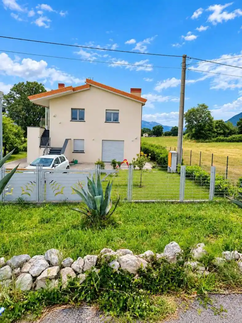 Villa in affitto a Marsicovetere