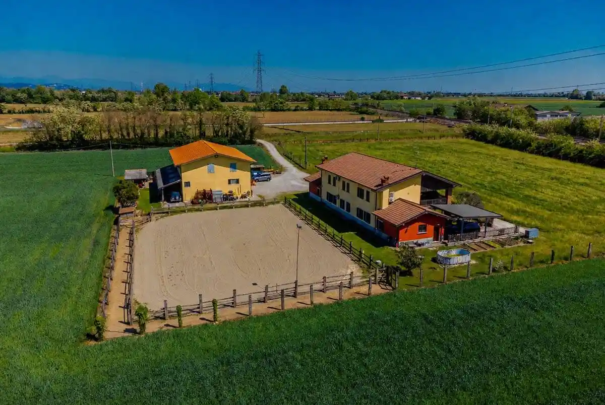 Villa in vendita a Urago d'Oglio