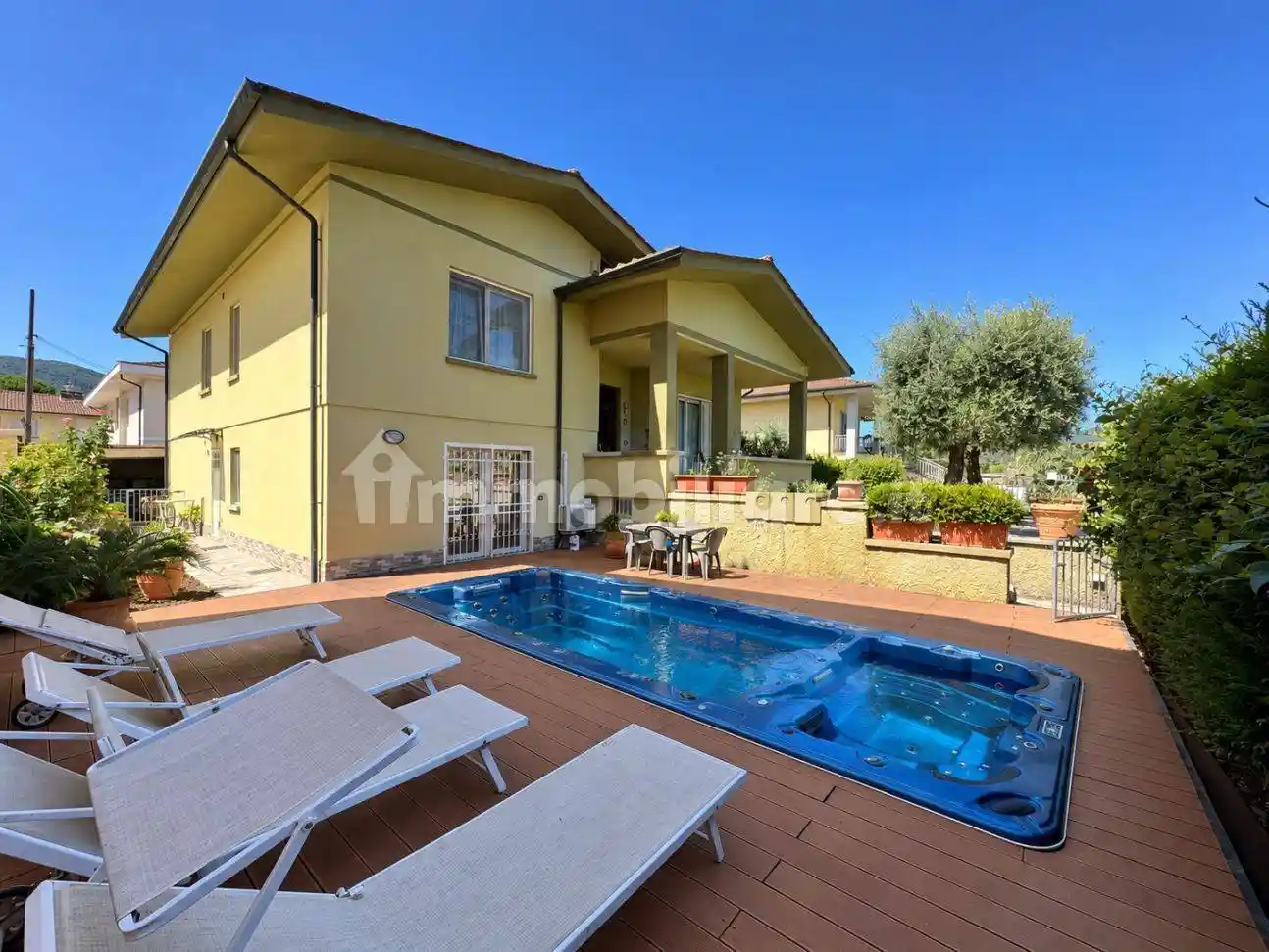 Villa in vendita a Lucca