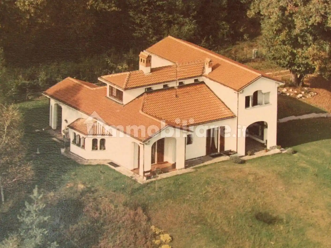 Villa in vendita a Nebbiuno