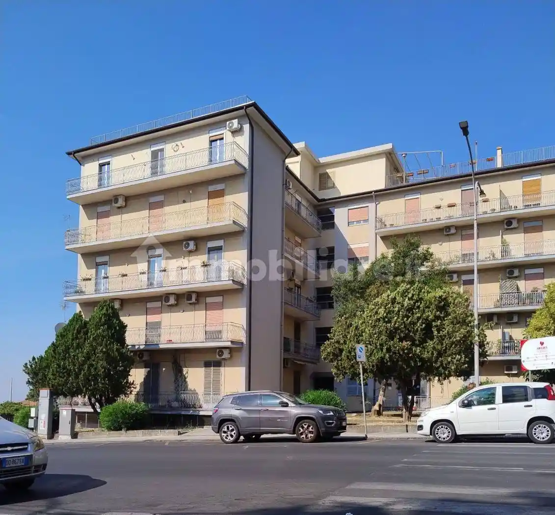 Palazzo - Edificio in vendita a Mascalucia