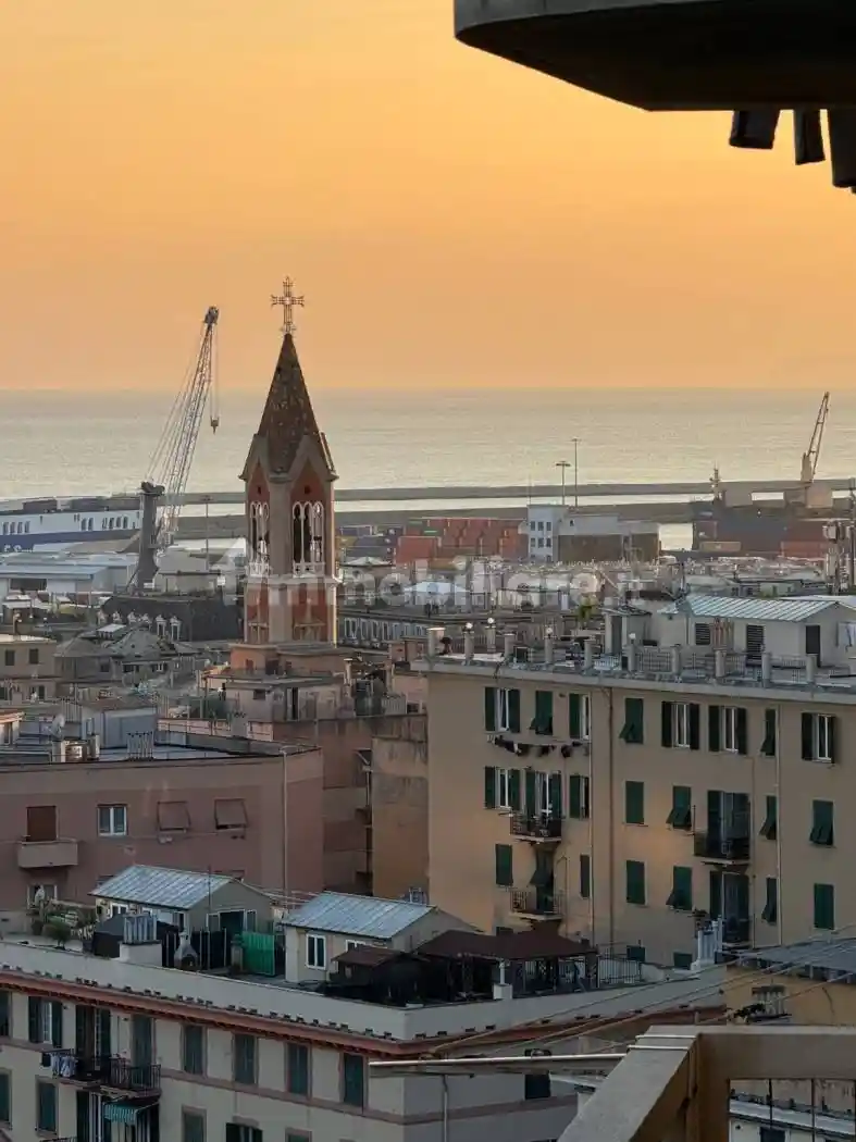 Appartamento in vendita a Genova