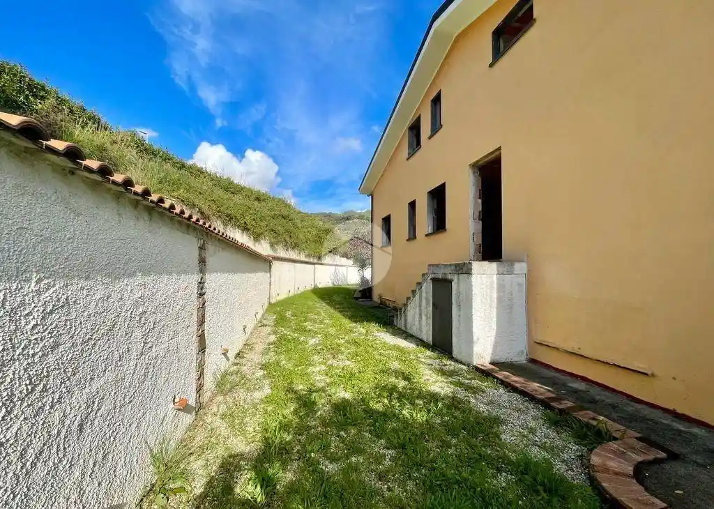 Casa indipendente in vendita a Santa Marina
