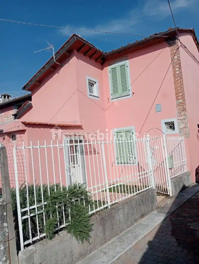 Casa indipendente in vendita a Ponte Buggianese