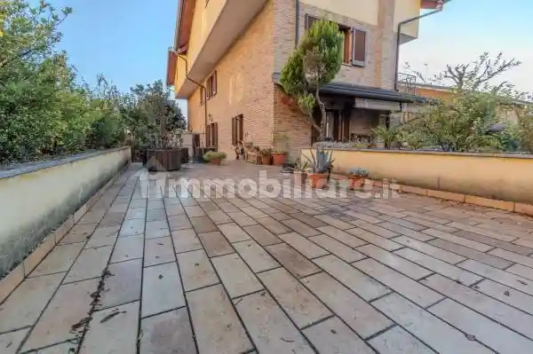 Villa in vendita a Garbagnate Milanese
