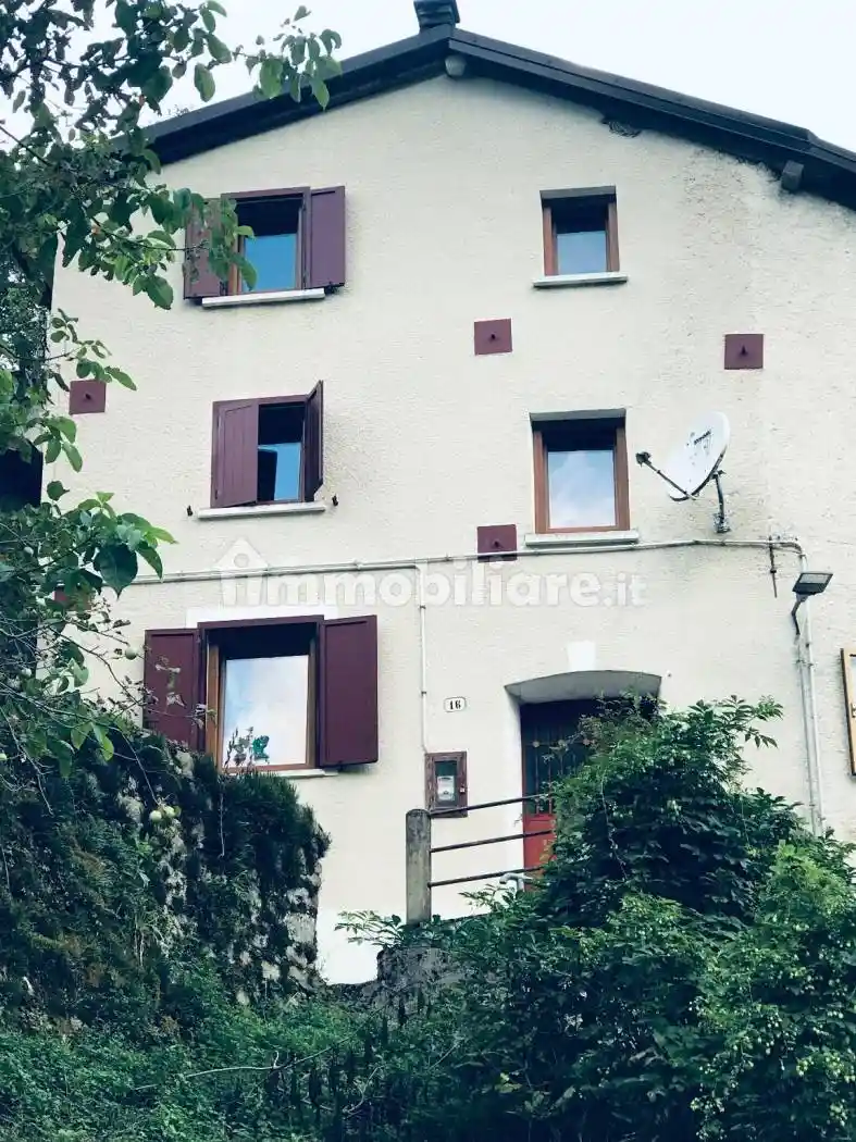 Casa indipendente in vendita a Moggio Udinese