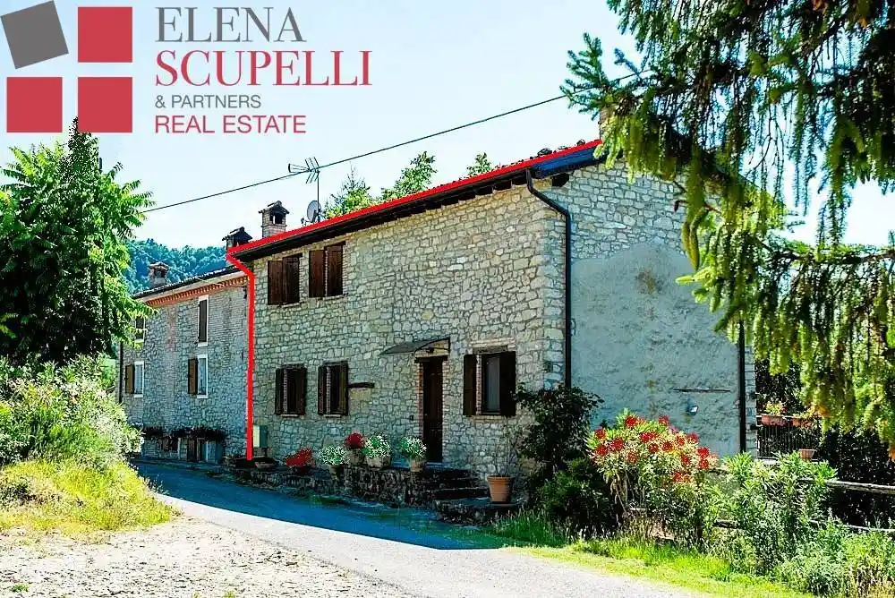 Casa indipendente in vendita a Colli Verdi