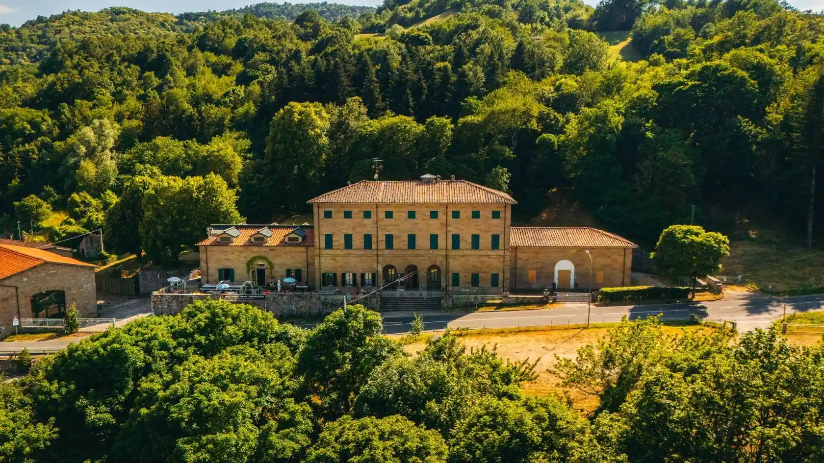 Palazzo - Edificio in vendita a Firenzuola