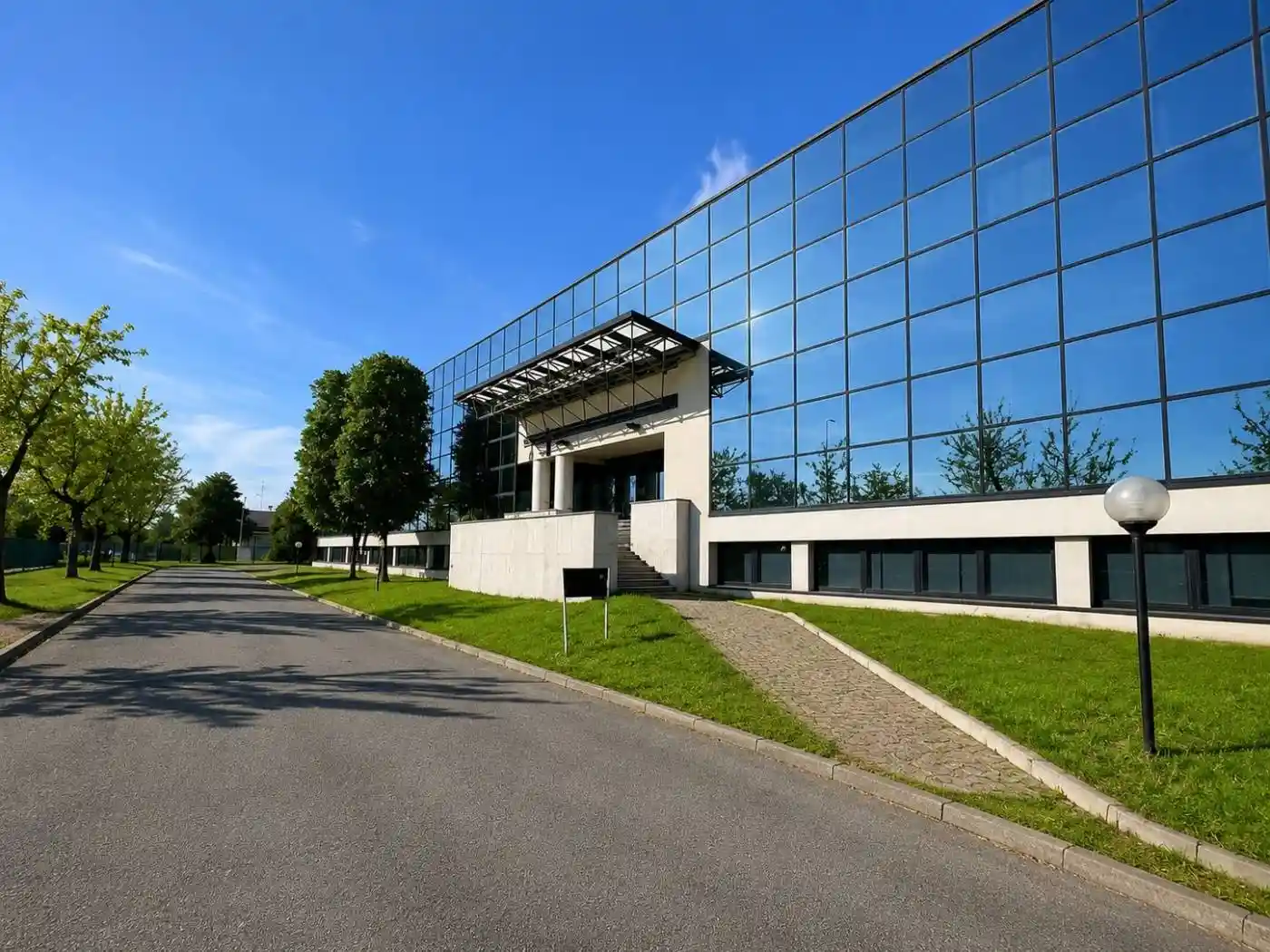 Palazzo - Edificio in vendita a Paderno Dugnano