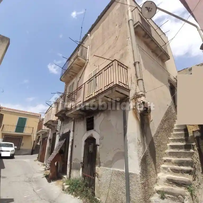 Casa indipendente in vendita a Vizzini