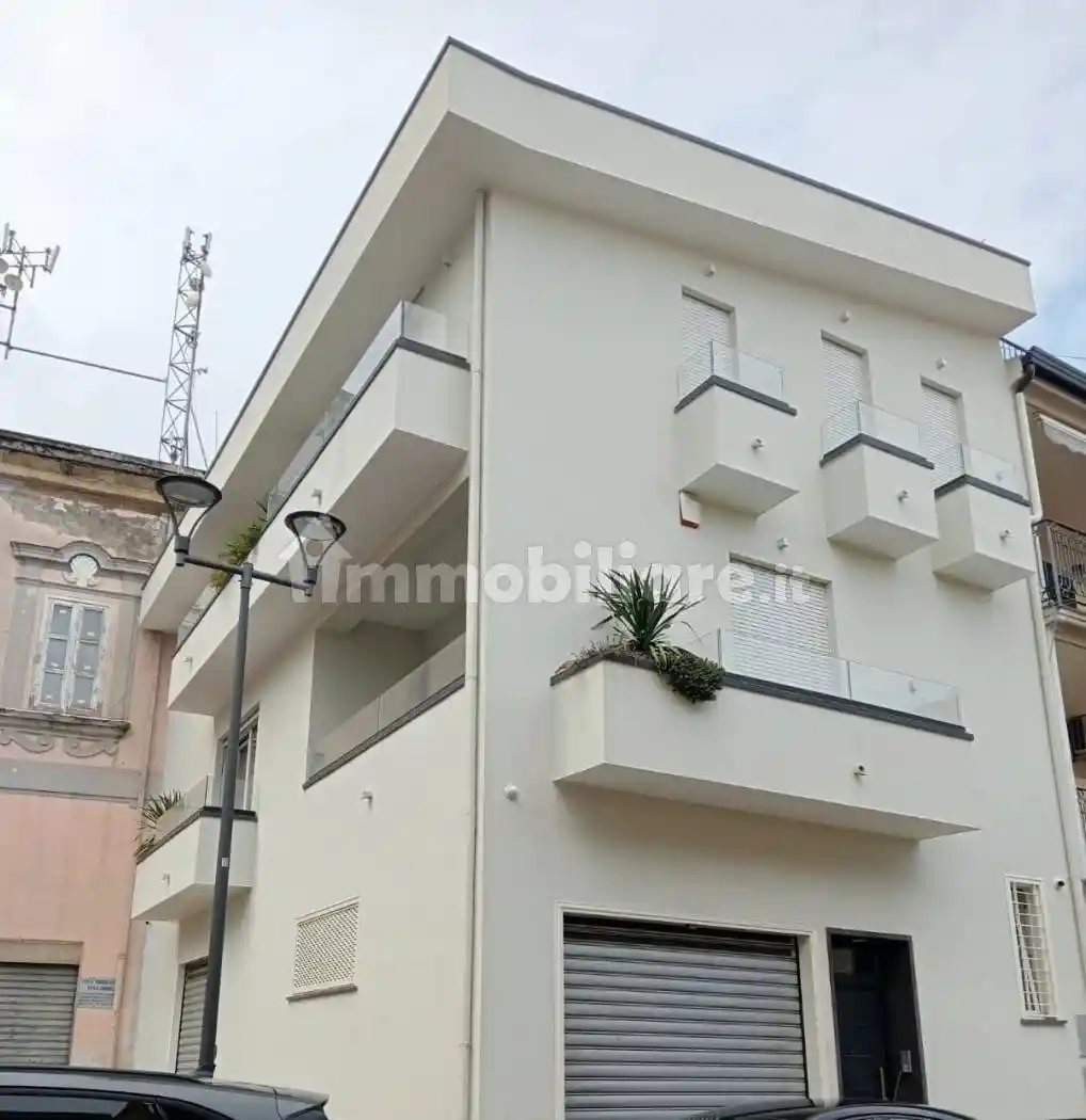 Palazzo - Edificio in vendita a Trentola-Ducenta