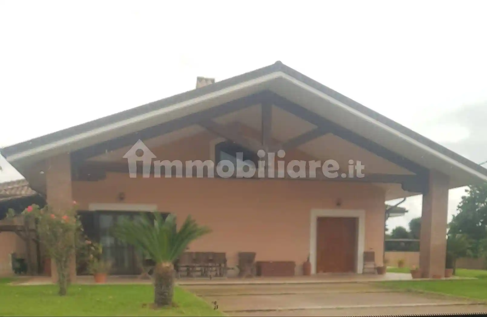 Villetta a schiera in vendita a Pomezia