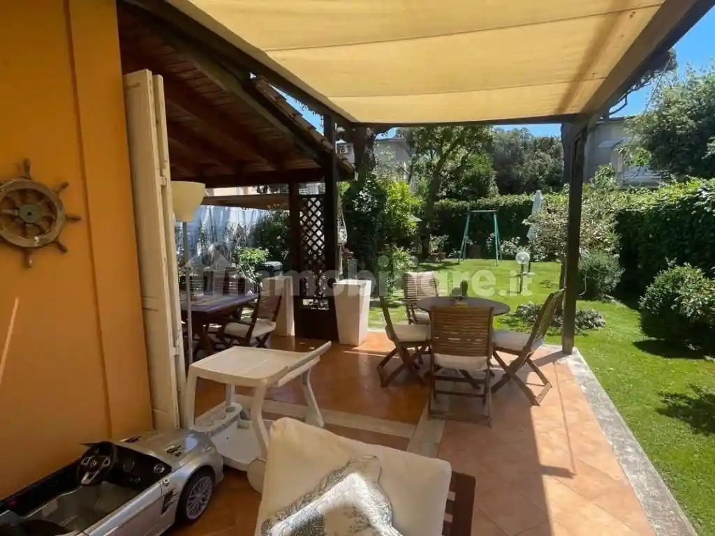 Villa in vendita a Fiumicino