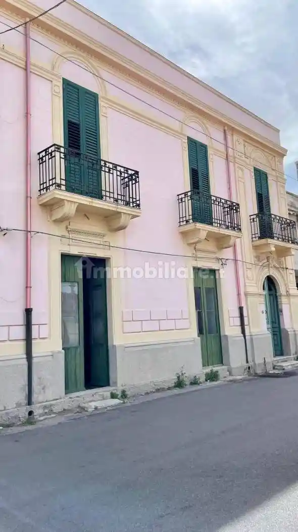 Palazzo - Edificio in vendita a Reggio Calabria