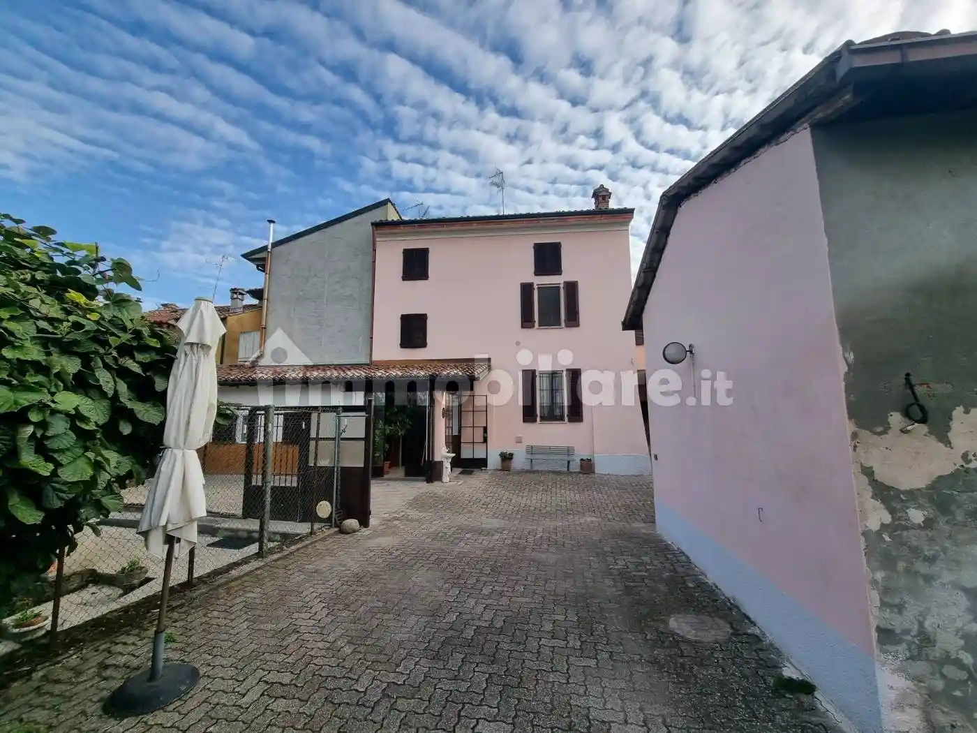 Casa indipendente in vendita a Cremona