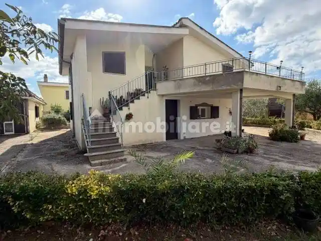 Villa in vendita a Aprilia