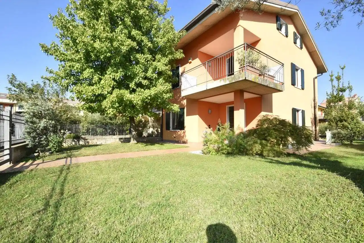 Villa in vendita a Bussolengo
