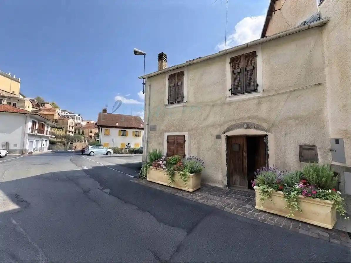 Casa indipendente in vendita a Rezzo