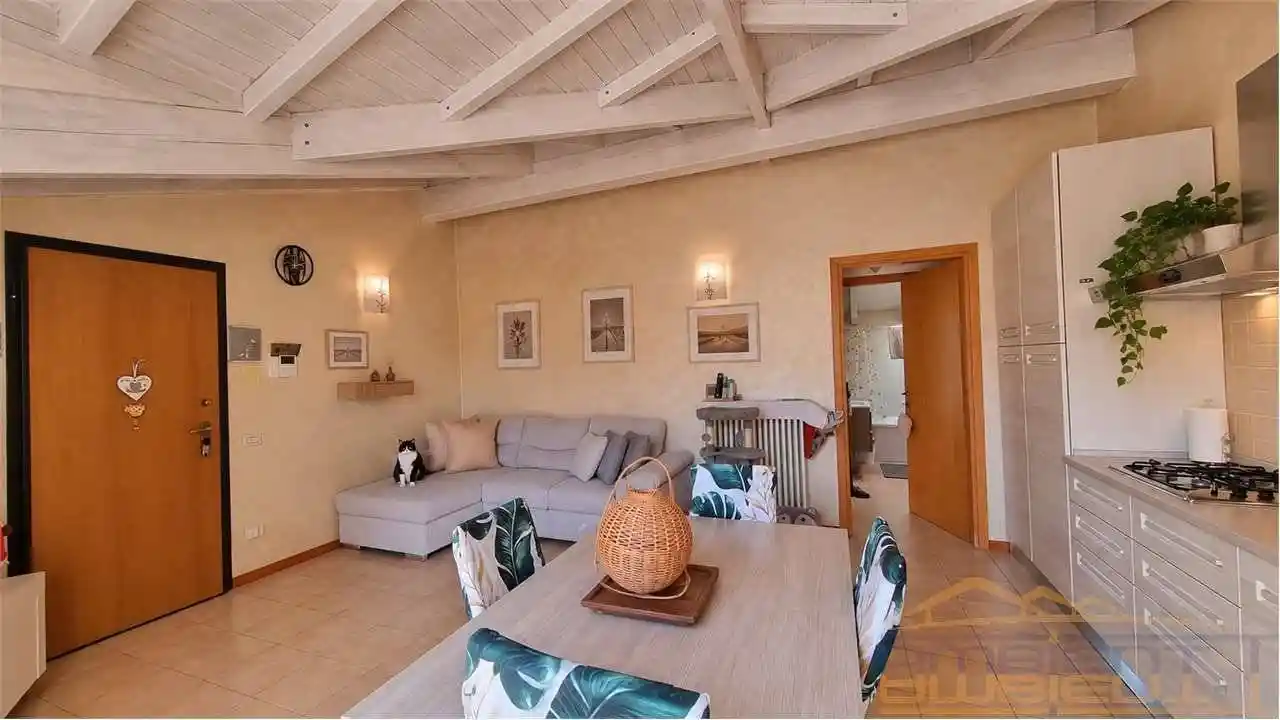 Appartamento in vendita a Calco