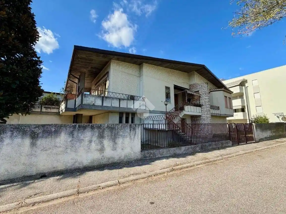 Villa in vendita a Rovigo