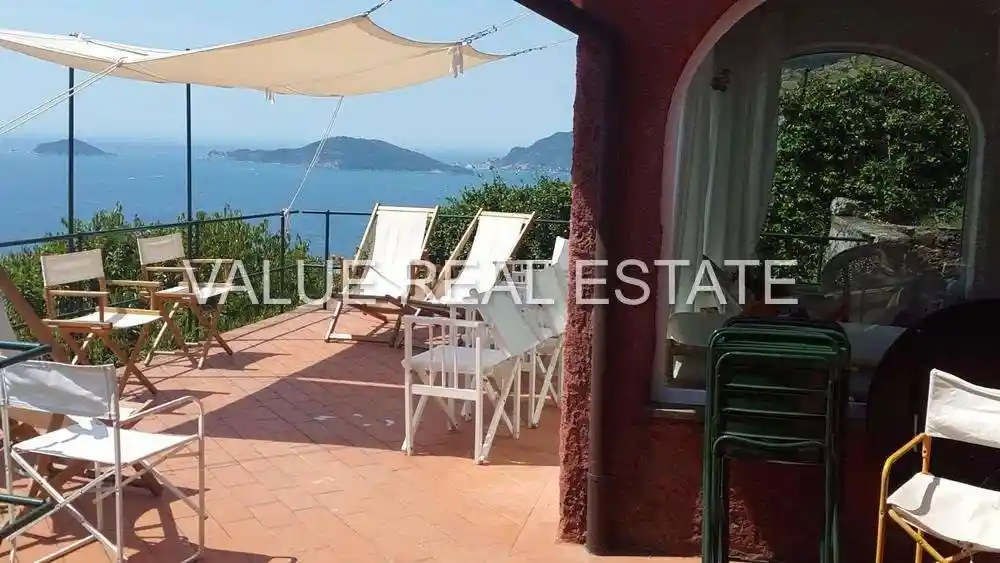 Casa indipendente in vendita a Lerici