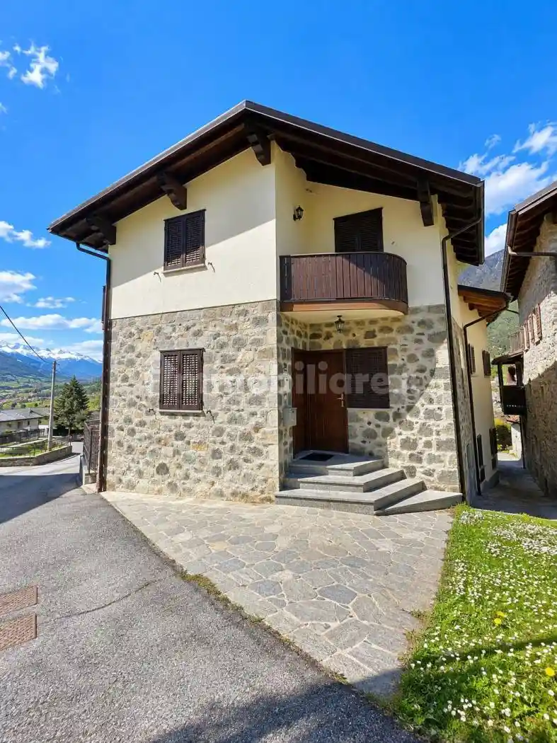Villa in vendita a Mazzo di Valtellina