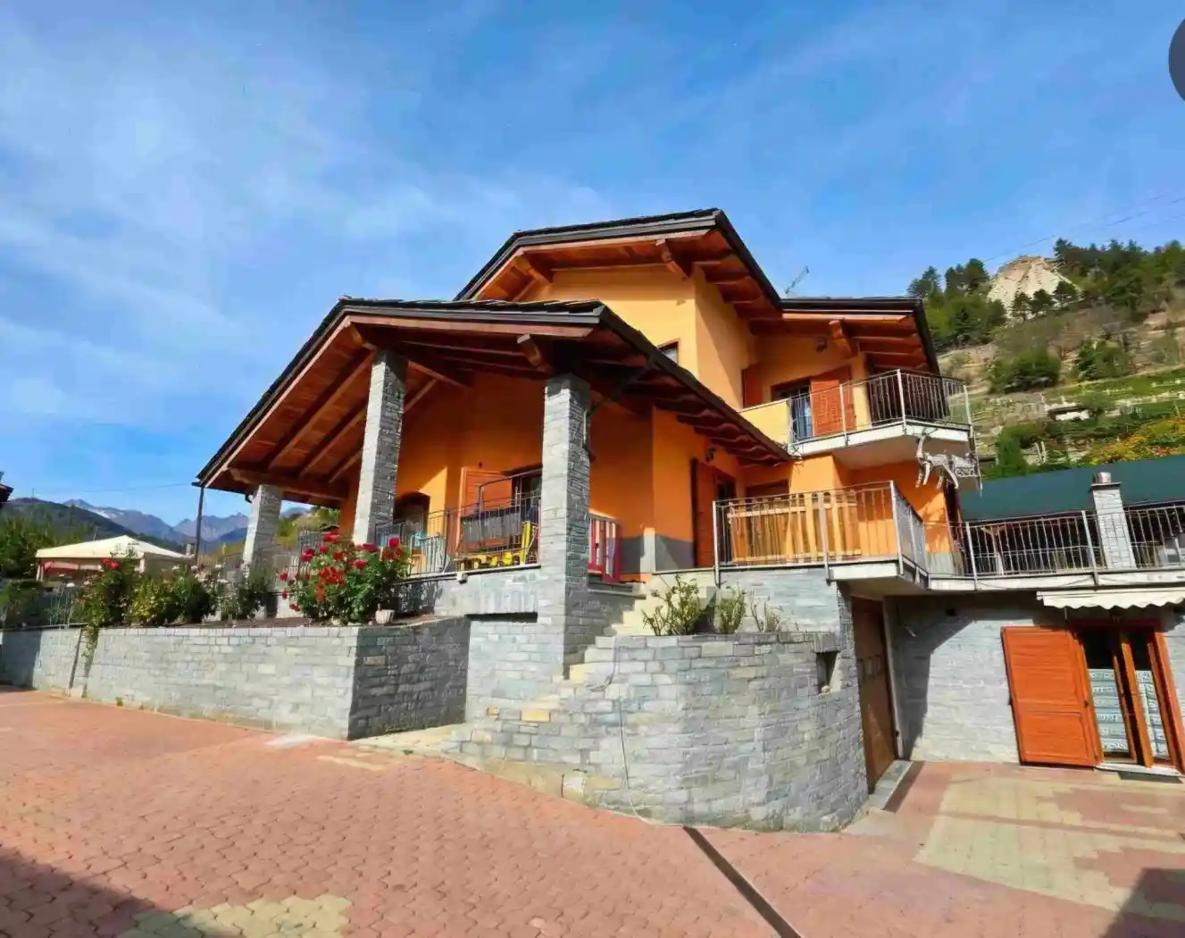 Villa in vendita a Villeneuve