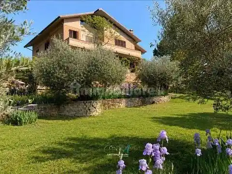 Villa in vendita a Treia