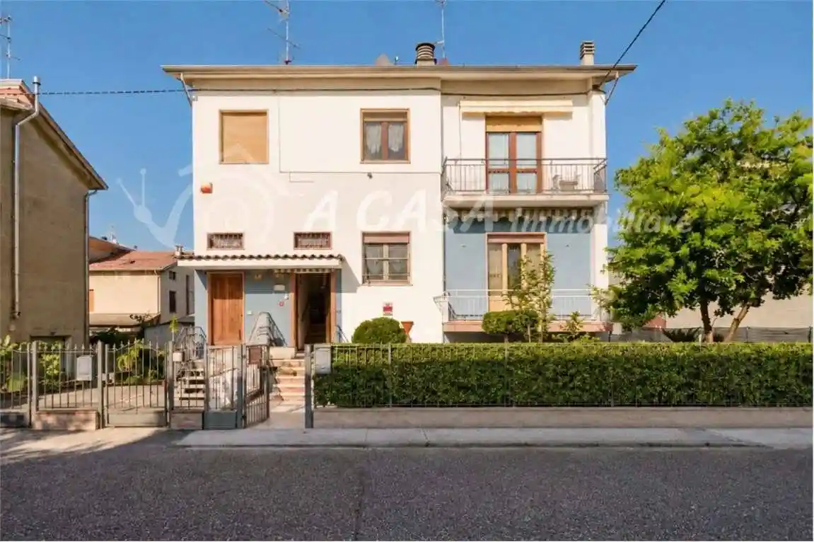 Casa indipendente in vendita a Polesine Zibello