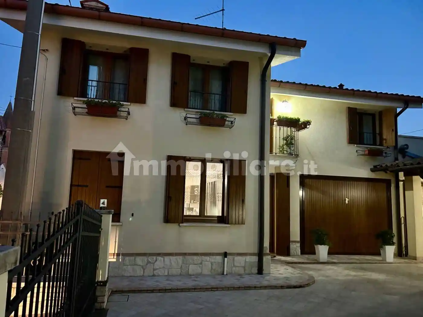 Villa in vendita a Pederobba
