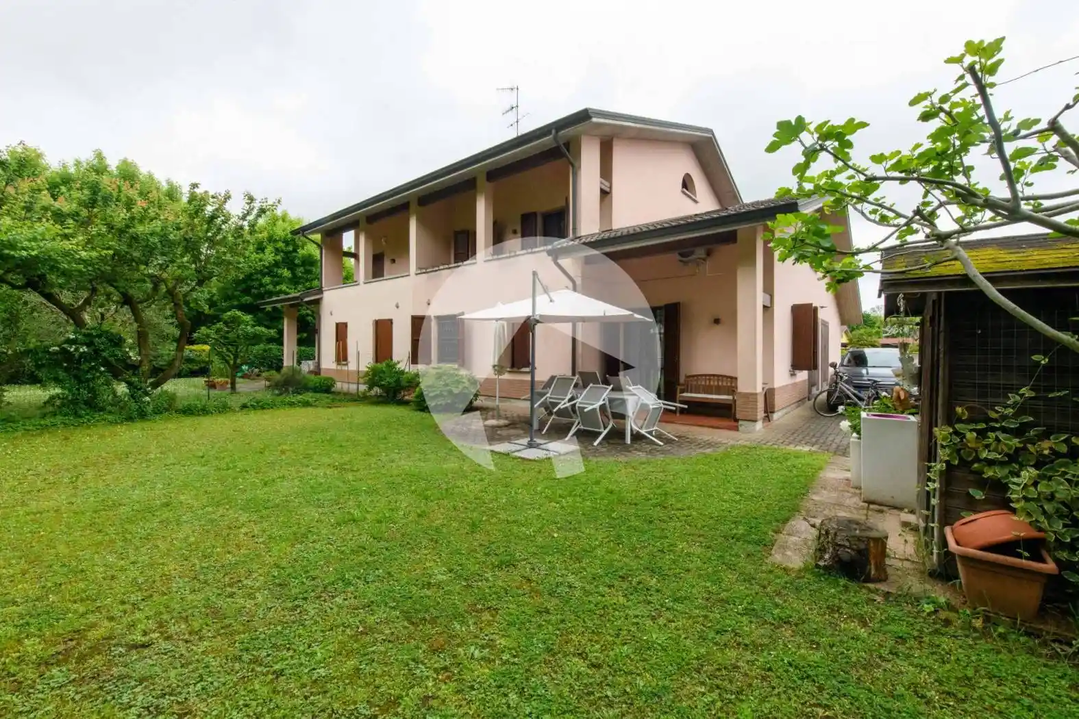 Villa in vendita a Correggio