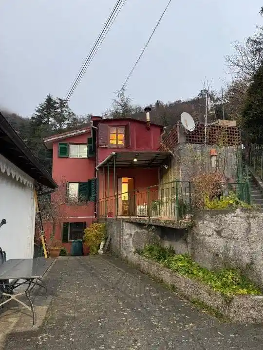 Villa in vendita a Lumarzo