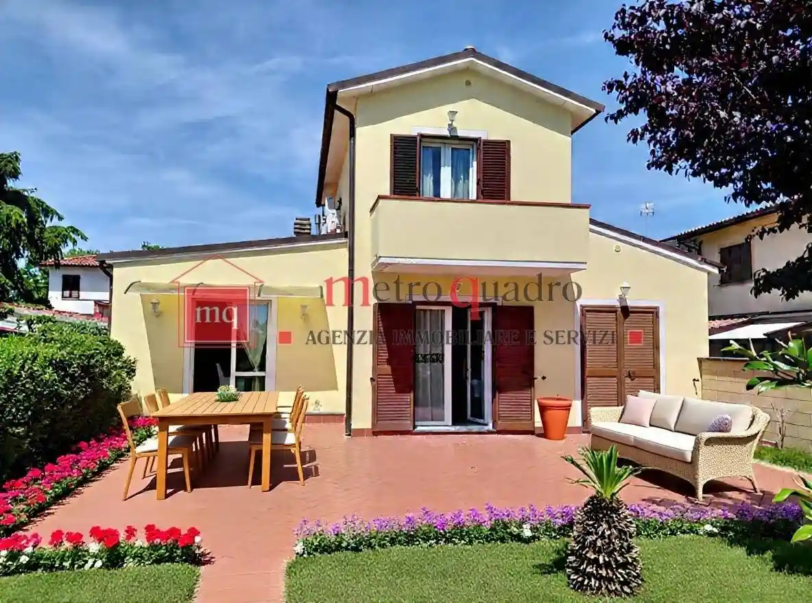 Villa in vendita a Cascina
