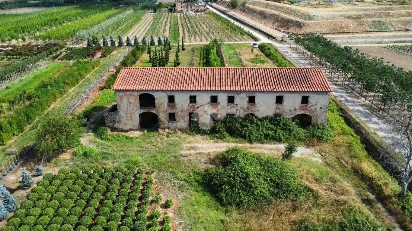 Rustico - Casale in vendita a Pistoia