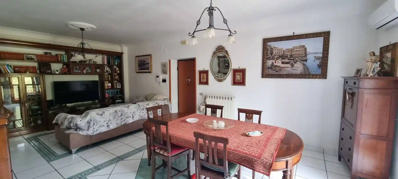 Appartamento in vendita a Pozzuoli