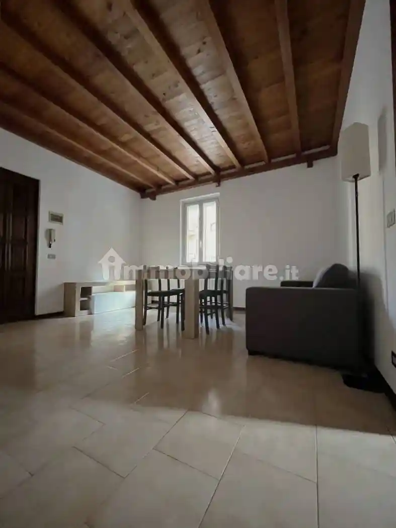 Appartamento in affitto a Pavia