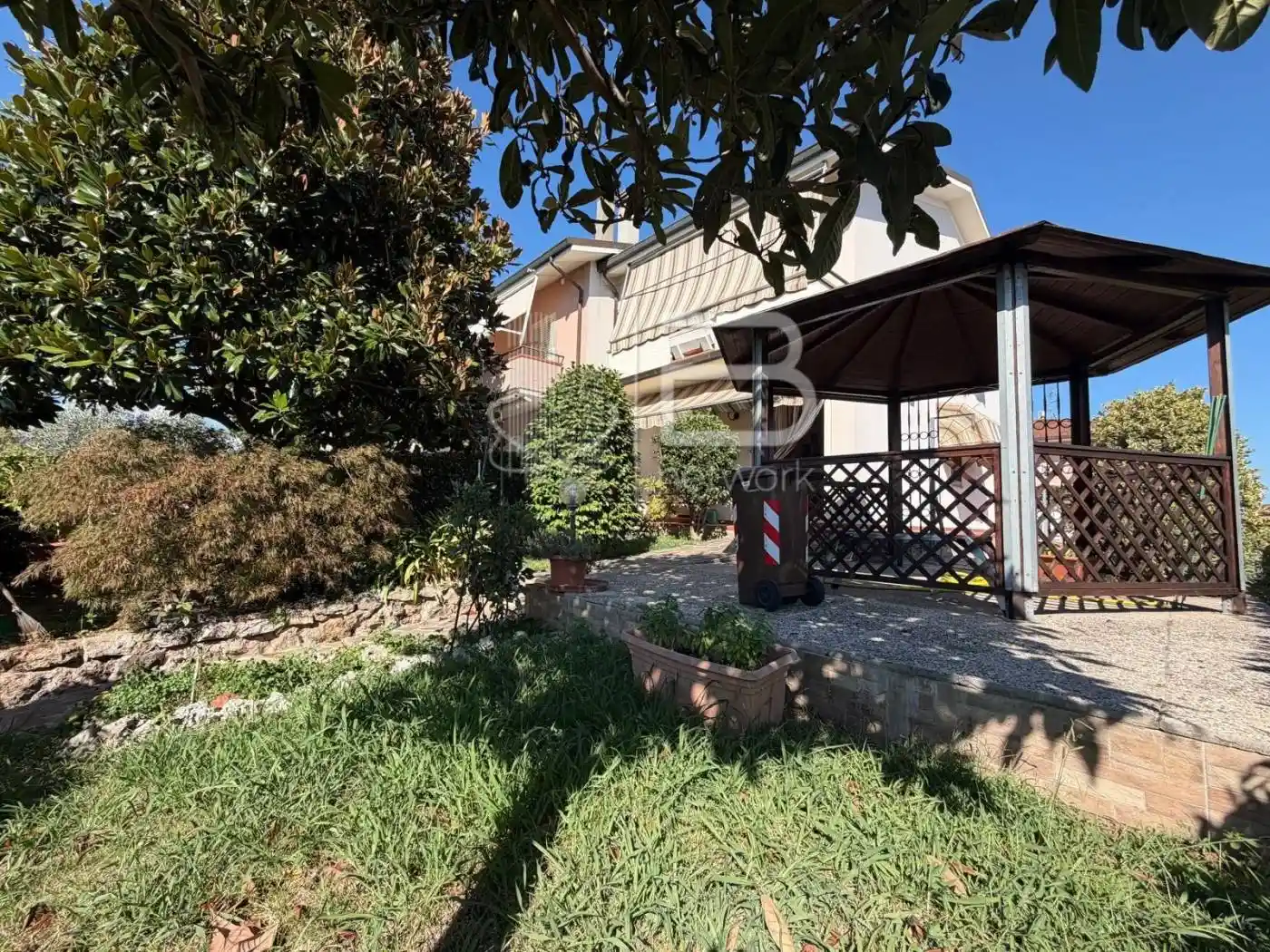 Villa in vendita a Massa e Cozzile