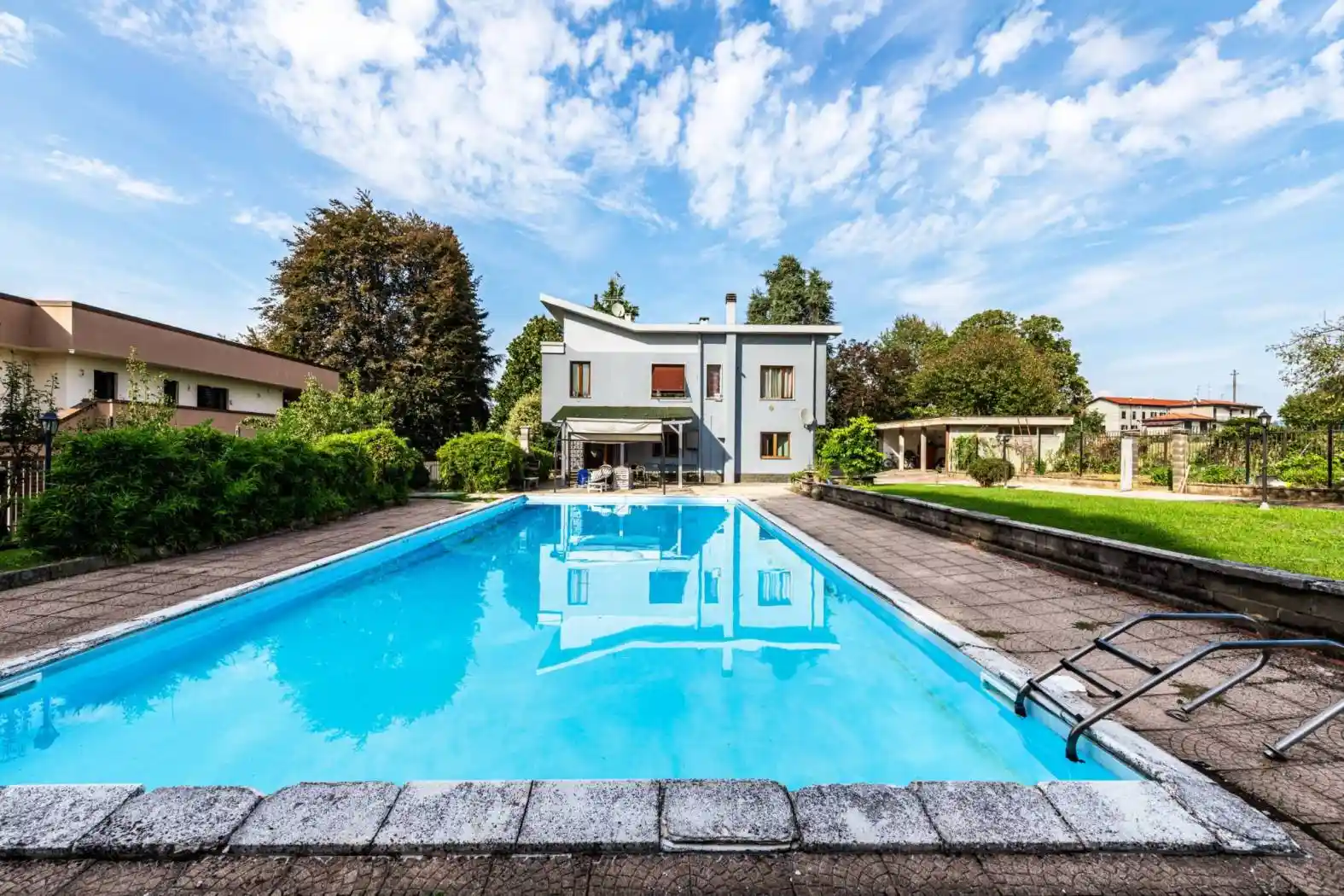 Villa in vendita a Bernareggio