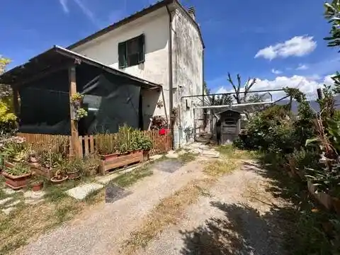 Villa in vendita a Cascina