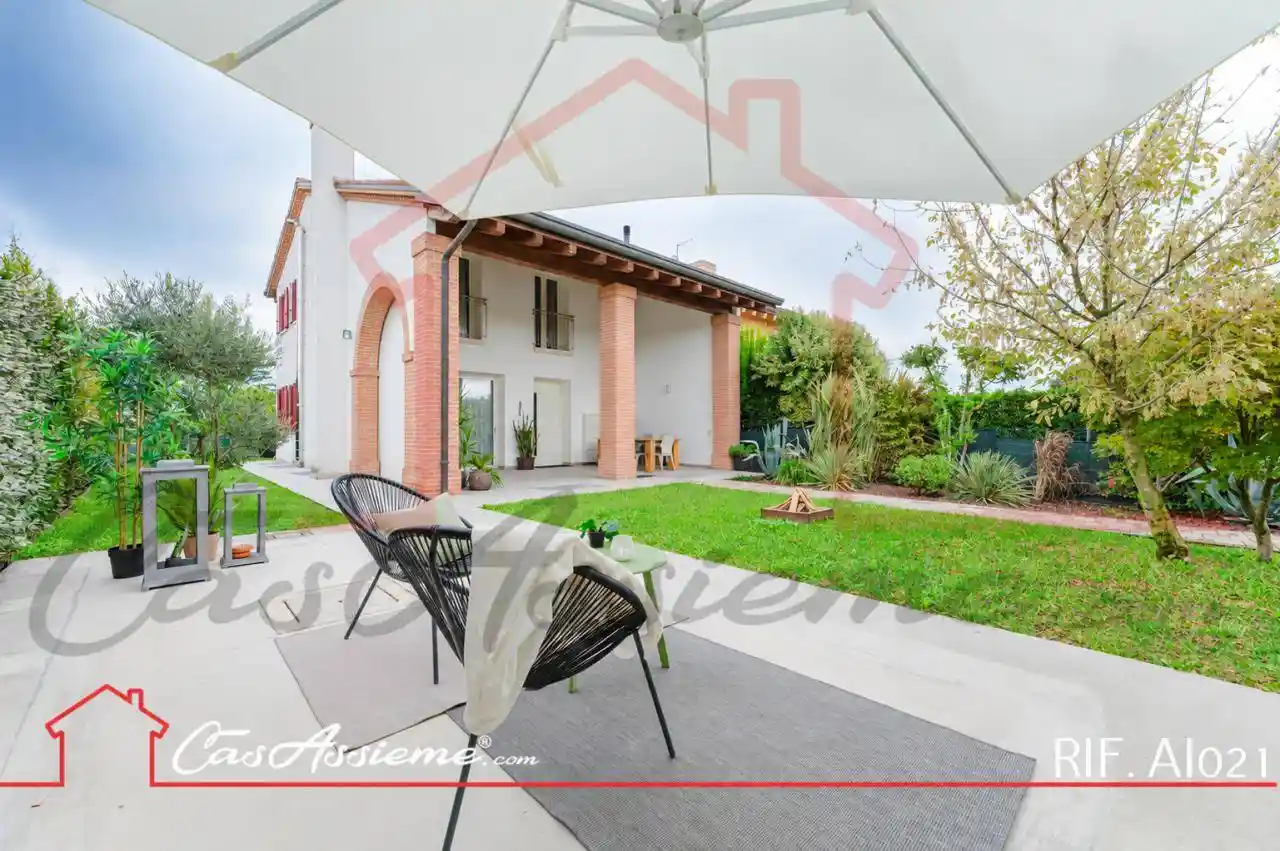Villa in vendita a Loria