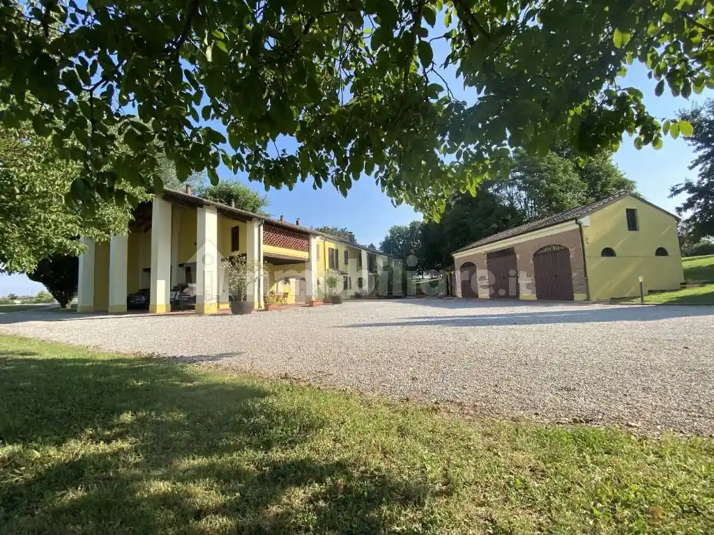 Villa in vendita a Finale Emilia