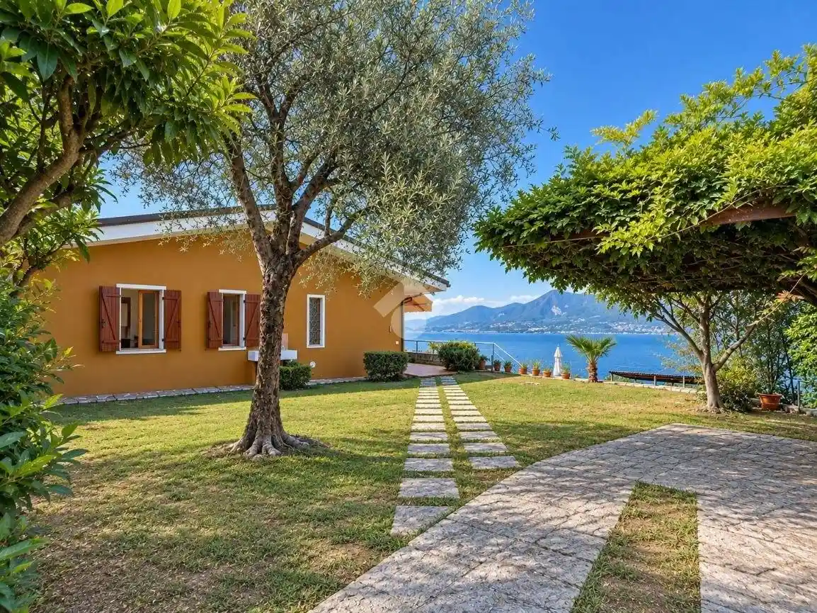 Villetta a schiera in vendita a Torri del Benaco
