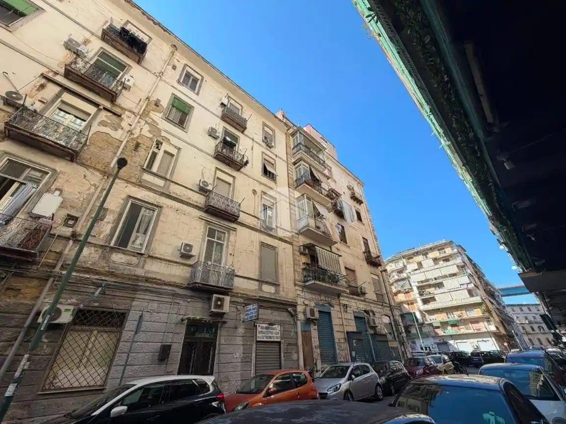 Appartamento in vendita a Napoli