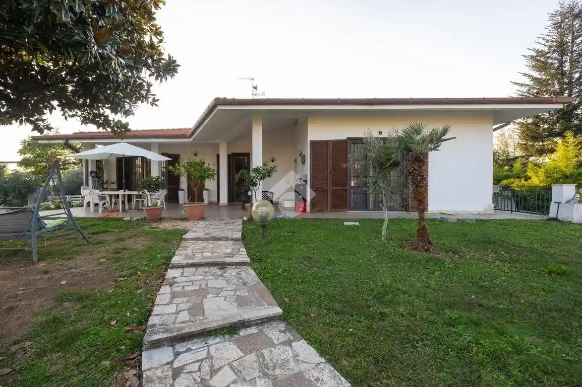 Villa in vendita a Pozzo d'Adda