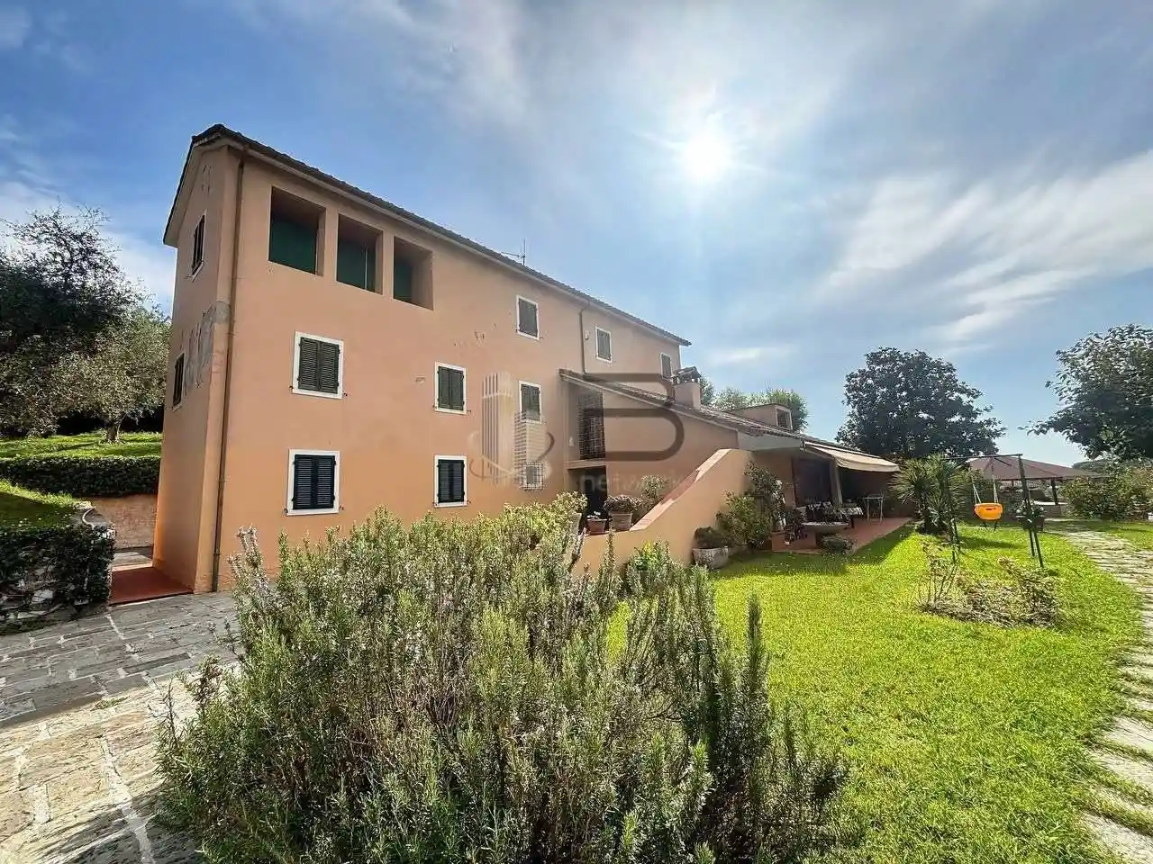 Villa in vendita a Carrara